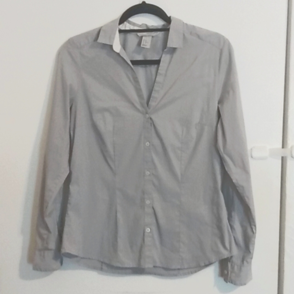H&M Size 10 Women’s Light Gray Button Down Long Sleeve Shirt